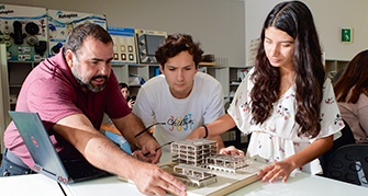 Sé mentor de alumnos candidatos a graduarse